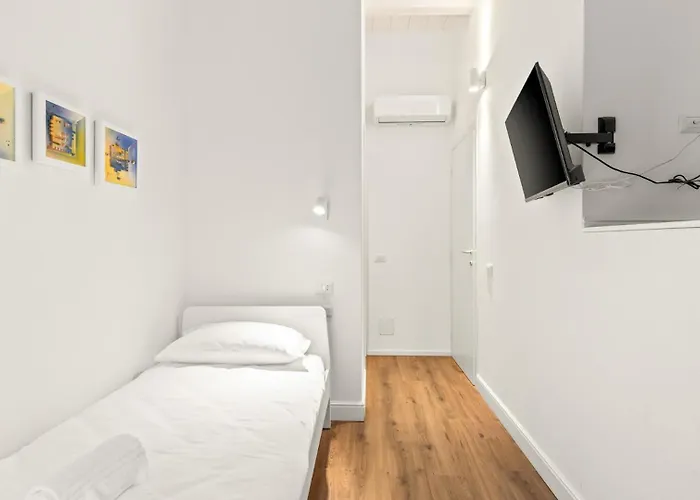 Ceramic 招待所 3*